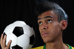 开云体育入口-英格兰羽毛球队横扫泰国羽毛球队，马琳三分雨点燃全场