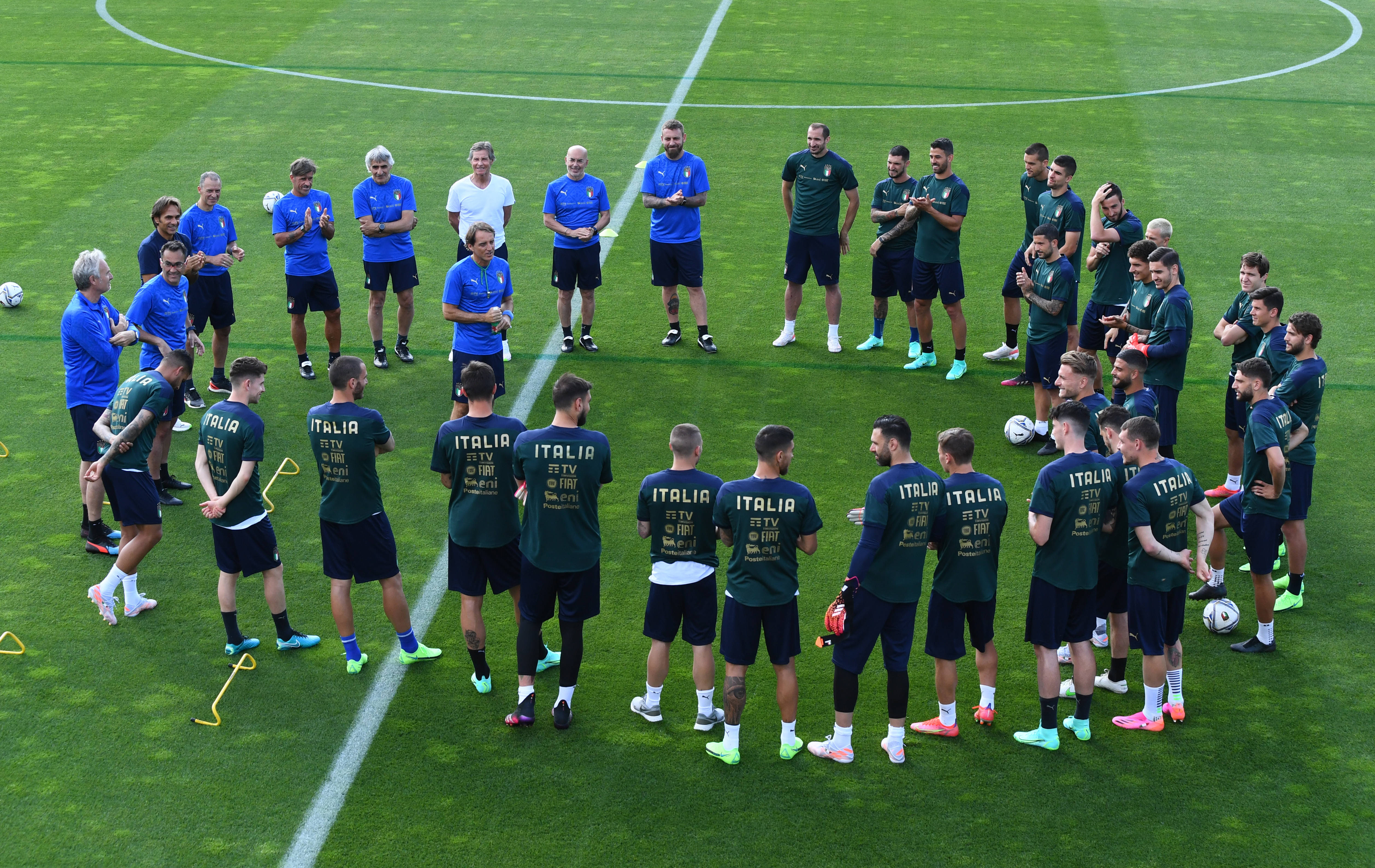 开云体育官方网站-意大利队派出新阵容，备战欧洲杯预选赛的简单介绍