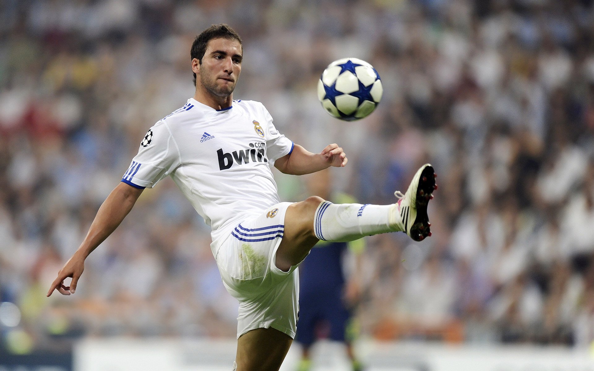 萨卡节奏艺术，国际米兰对阵曼联中的唯一性掌控