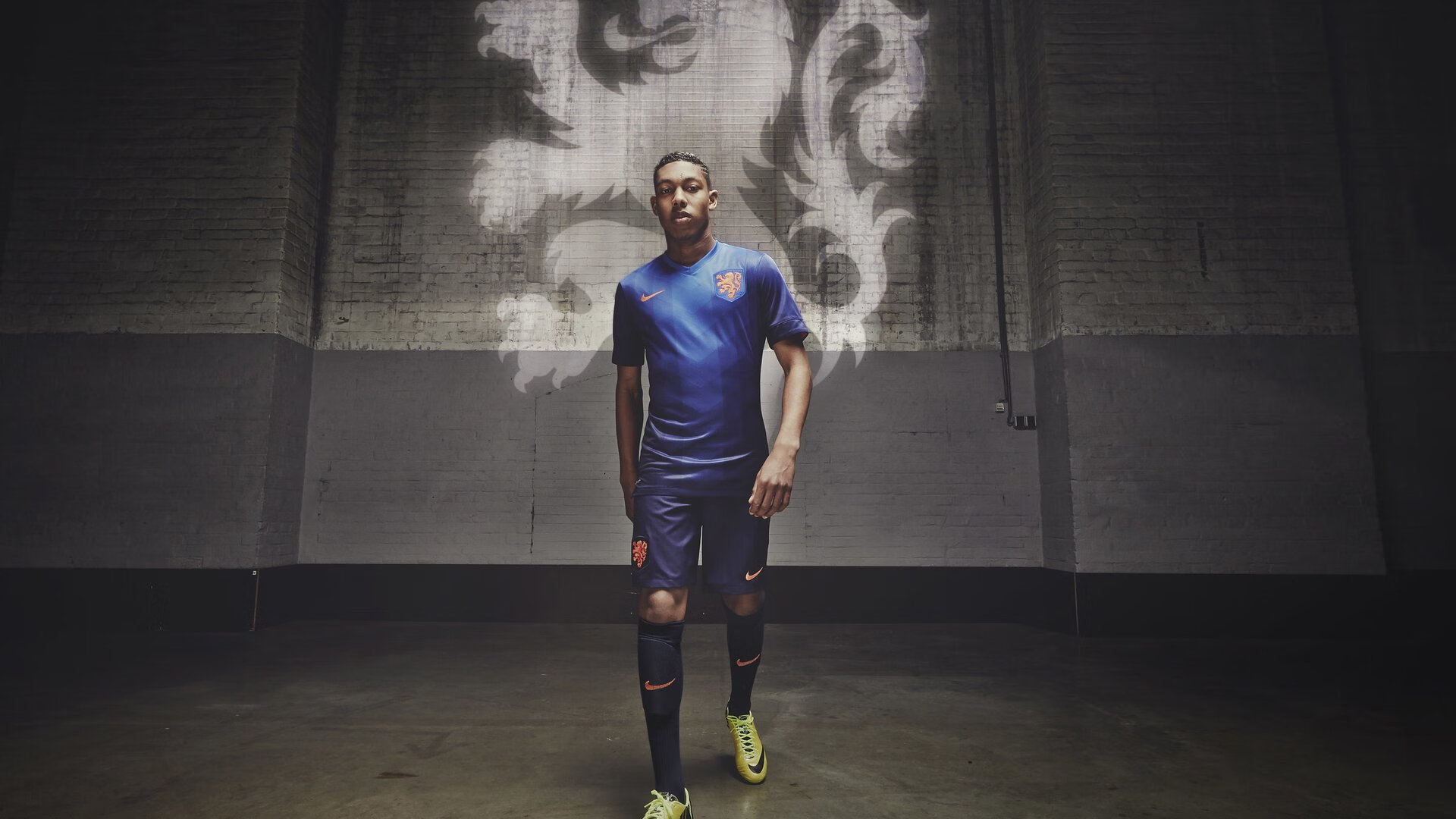 开云下载-当冰球击穿铁塔，莫德里奇式领袖如何重塑赛场法则